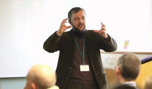 Enrico Bucci (Biologo): «Nelle scuole italiane l’incidenza dei contagi non è maggiore rispetto a quella di altri contesti sociali»