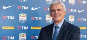 Si gioca in un clima surreale, ma gli arbitri sono pronti