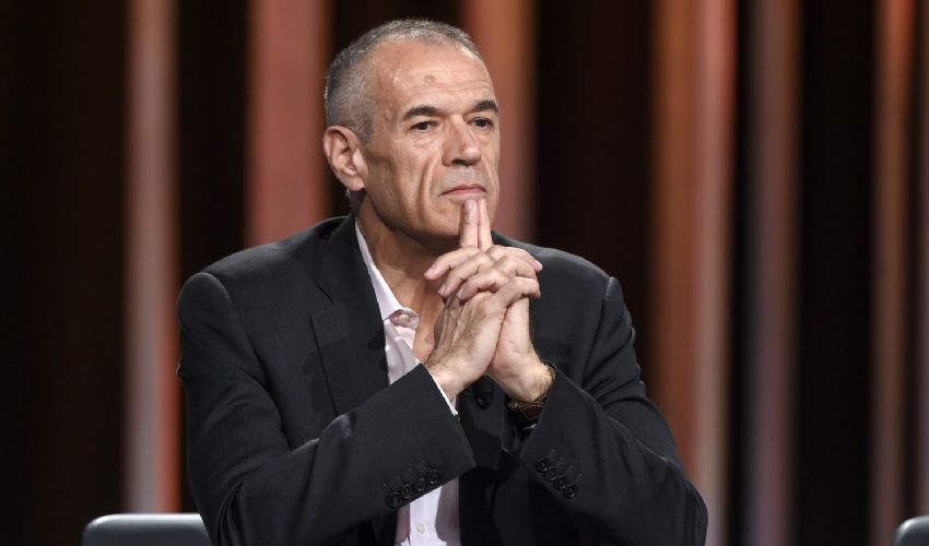 Carlo Cottarelli (economista): «Ecco come abbassare il prezzo del gas in bolletta. Vi spiego cosa deve fare il Governo»