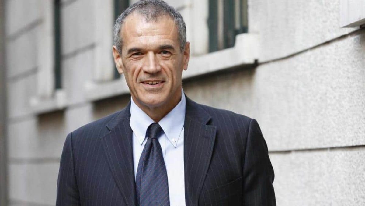Per Cottarelli la burocrazia in Italia è una palla al piede
