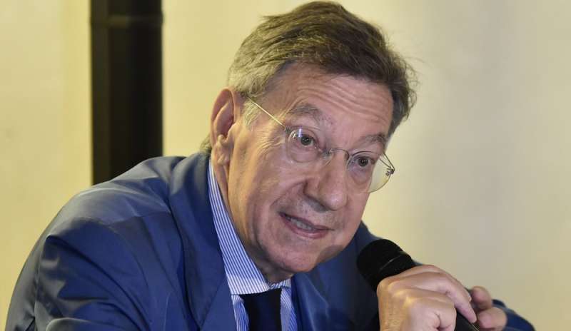 Cesare Mirabelli (ex presidente Corte costituzionale): «Green pass: le autorità dovranno trovare una soluzione tecnica e chiara»