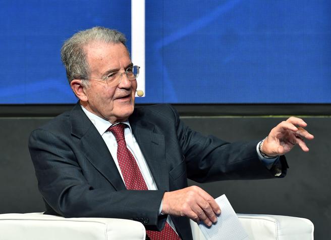 Romano Prodi (ex premier): «Politica economica: in Ue un grande passo avanti per il futuro»
