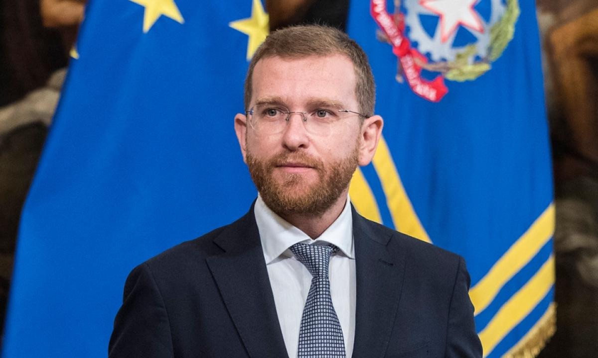 Provenzano: «È l'ora di osare, zero oneri sulle donne»