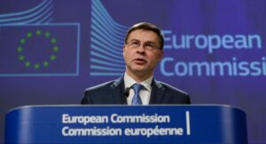 Valdis Dombrovkis, vicepresidente Commissione Europea: “L’incertezza economica europea resta elevata, ora servono riforme e investimenti”