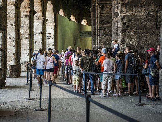 Confcommercio: mancano i turisti stranieri e, con loro, 14 miliardi di spesa