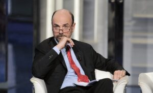 [Lo scenario] L'economista Gustavo Piga: «Senza scostamento di bilancio con soldi a famiglie e imprese ci giochiamo il futuro del Paese. Si rischia dramma sociale»