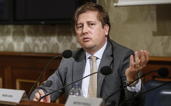 Pierpaolo Sileri (sottosegretario Salute): «Troppi over 50 non vaccinati, così il virus non si ferma»