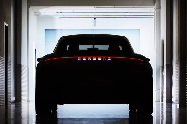 Porsche sfida Tesla con il lancio di modelli elettrici negli Usa