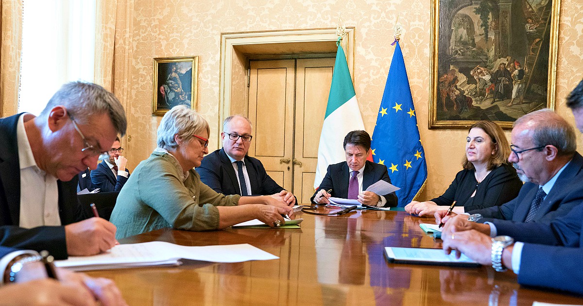 Sindacati: un patto sociale per l'Italia? Ripartiamo dal rinnovo dei contratti