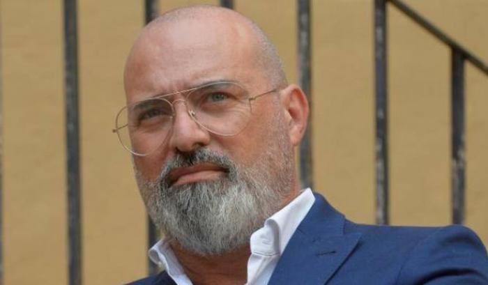 Stefano Bonaccini (presidente Emilia-Romagna): «Scuola in presenza. Il virus si contrasta con i vaccini»