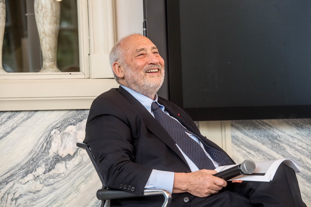 Coronavirus, il Nobel Stiglitz (economista): «Bene gli eurobond ma l'Europa poteva osare di più»
