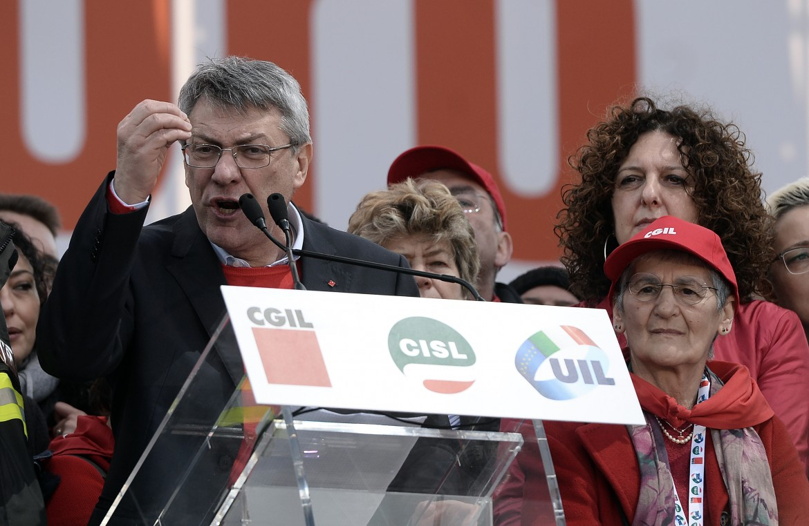 Sindacati in piazza il 18 settembre. Landini (segretario Cgil): «Rilanciamo il lavoro di qualità, i diritti, l'equità e la giustizia sociale»