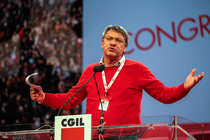 Maurizio Landini (segretario Cgil): «Noi irresponsabili? Il governo dimostra insensibilità»