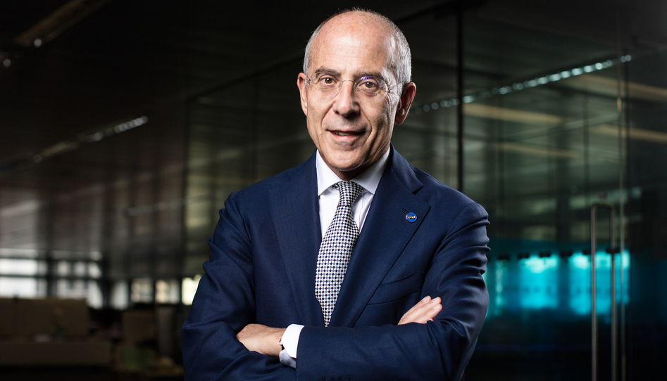 Starace (ad Enel) non cambia linea, gelido su rete unica