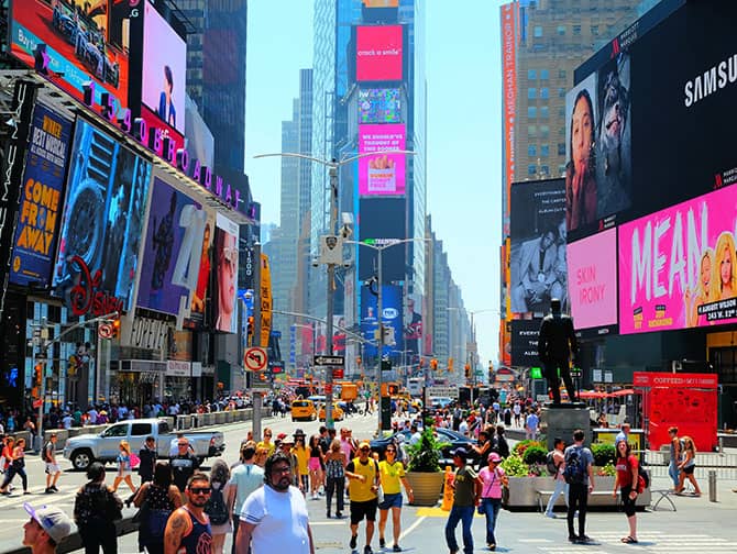 Crisi, New York: settore immobiliare in difficoltà e crollo dello shopping