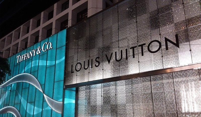 Louis Vuitton ha chiesto aiuto a Parigi per uscire dal deal Tiffany