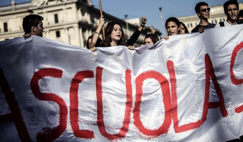 I sindacati della scuola scendono in piazza: «Falsa partenza»