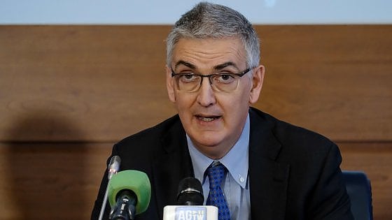 Silvio Brusaferro (presidente Istituto superiore di Sanità): «Riaperture: mantenere l’attenzione, soprattutto per le nuove varianti»