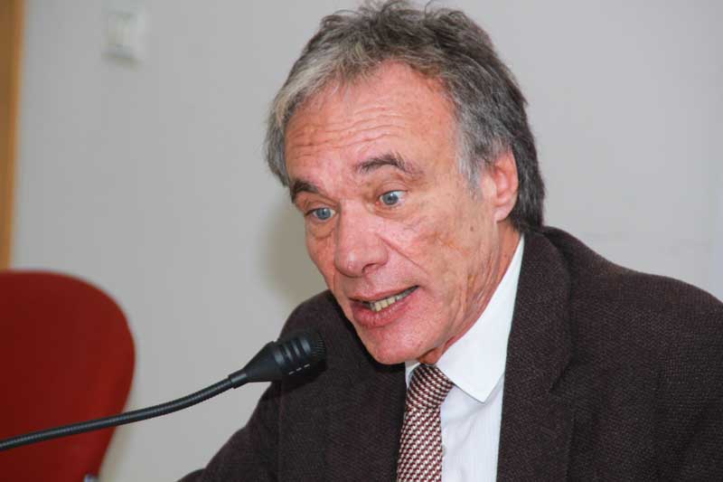 Ainis: «Perché sui vaccini deve comandare lo Stato»