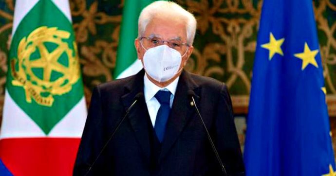 Mattarella: Tricolore simbolo di coesione e ripartenza