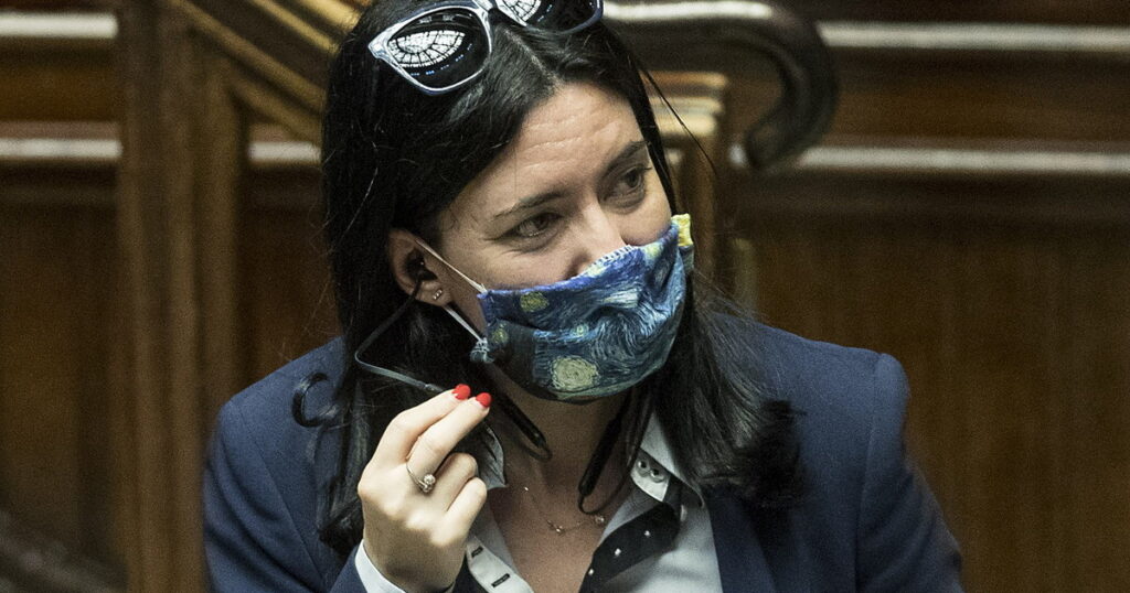 Azzolina: studenti senza scuola quando il resto è aperto