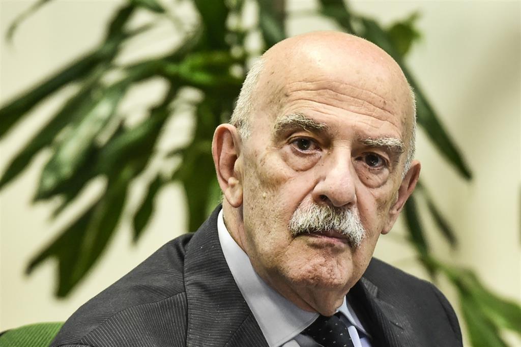 Gian Carlo Blangiardo (presidente Istat): «Gli stipendi sono troppo bassi e spingono i giovani all’estero»
