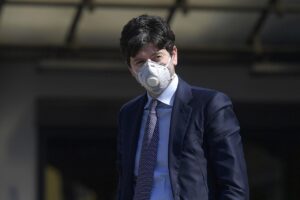 Speranza: «Estate con meno limitazioni»