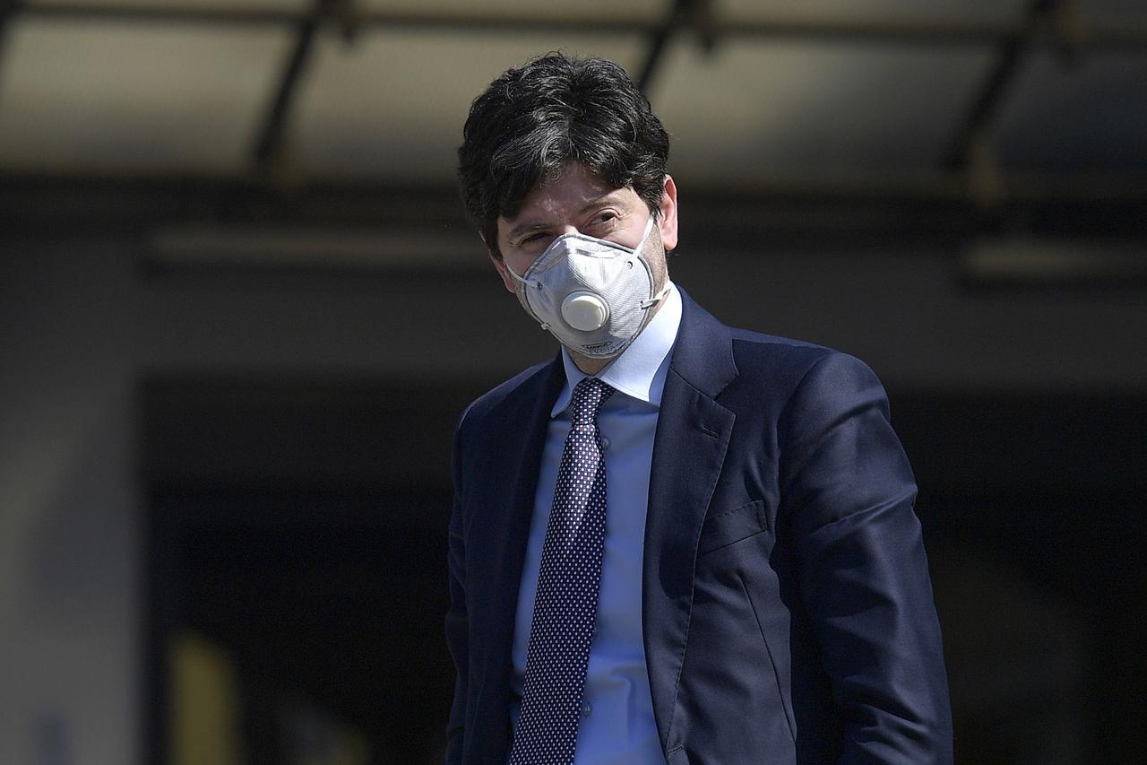 Speranza: «Estate con meno limitazioni»