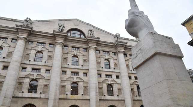 Piazza Affari 2021: Tod’s sale grazie a Chiara Ferragni