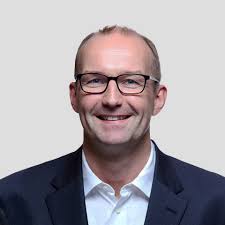 Jan Freitag (Direttore Nazionale per l’analisi del mercato Hospitality presso CoStar Group: «Il settore alberghiero di New York ha sofferto in modo spropositato rispetto alle altre città. Il vaccino è un dato di speranza»