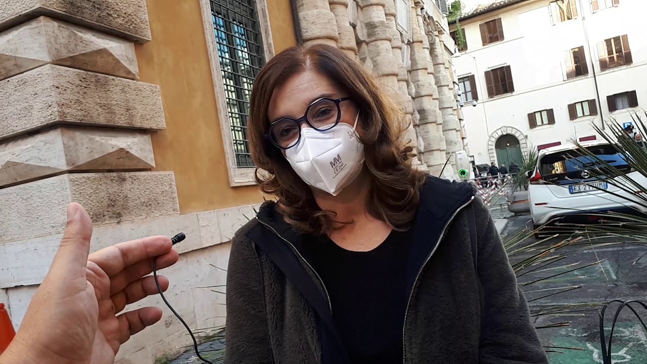 Annamaria Parente (presidente commissione Igiene e sanità Senato): «Resistenza antimicrobica: investire su ricerca e sensibilizzazione»