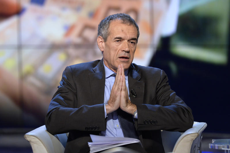 Carlo Cottarelli (economista): «Nel 2022 torneremo a un livello di reddito pre-crisi Covid»
