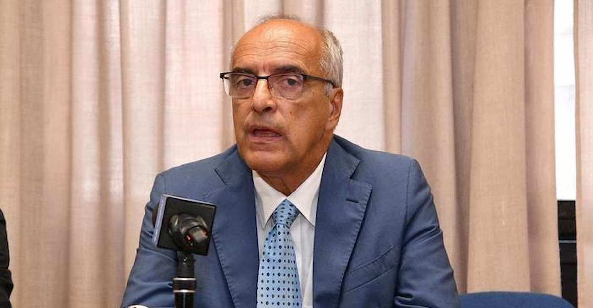 Cozzi: «Sanzionabile datore lavoro che non sposta no vax»