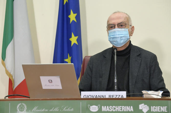 Rezza:«Contro le varianti portare i vaccini nei Paesi poveri»