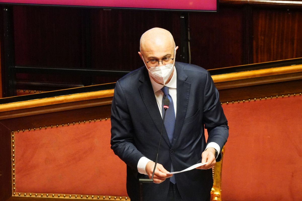 D’Incà: «Maggioranza sfilacciata, ora tocca ai leader»