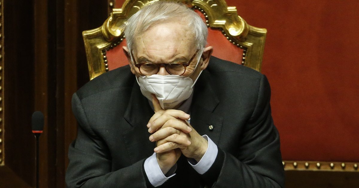 Patrizio Bianchi (ministro Istruzione): «La scuola è un luogo di relazioni, senza Green pass non si entra»