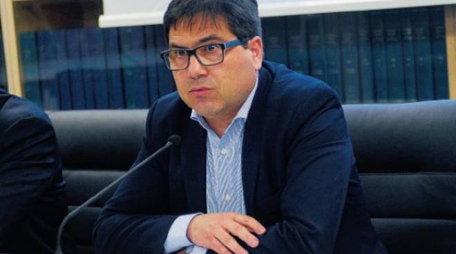 Alessio D'Amato (assessore Sanità e Integrazione socio sanitaria Regione Lazio): «Scietticismo sul mix vaccinale: sbagliato imporre l’obbligo, vanno diramati i dubbi»