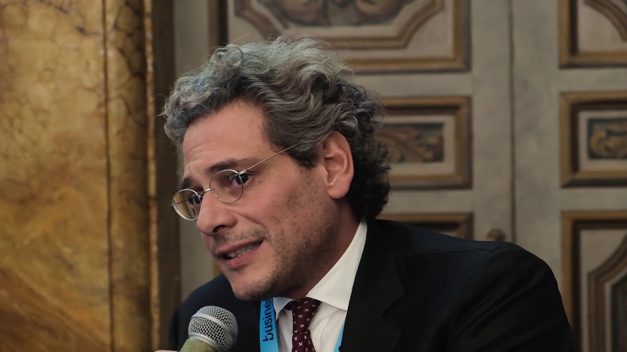 Michel Martone (ordinario Diritto del lavoro Sapienza): «Green pass: mette in sicurezza imprese e lavoratori »
