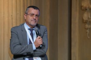 Stefano Versari (capo dipartimento dell'Istruzione): «Green pass: oltre alla sospensione senza stipendio, si applicherà una sanzione»