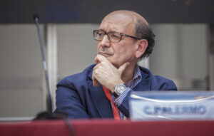 Carlo Palermo (segretario Anaao Assomed): «Grazie alle vaccinazioni, le terapie intensive sono meno piene e più gestibili»