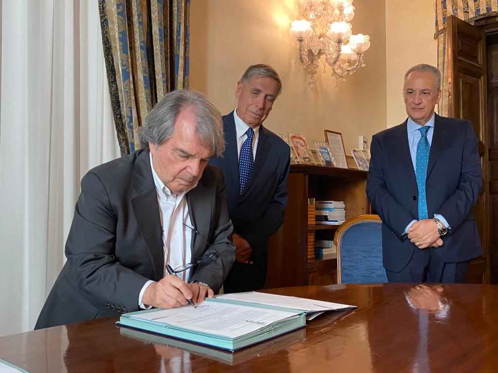 Renato Brunetta firma Assoprofessioni