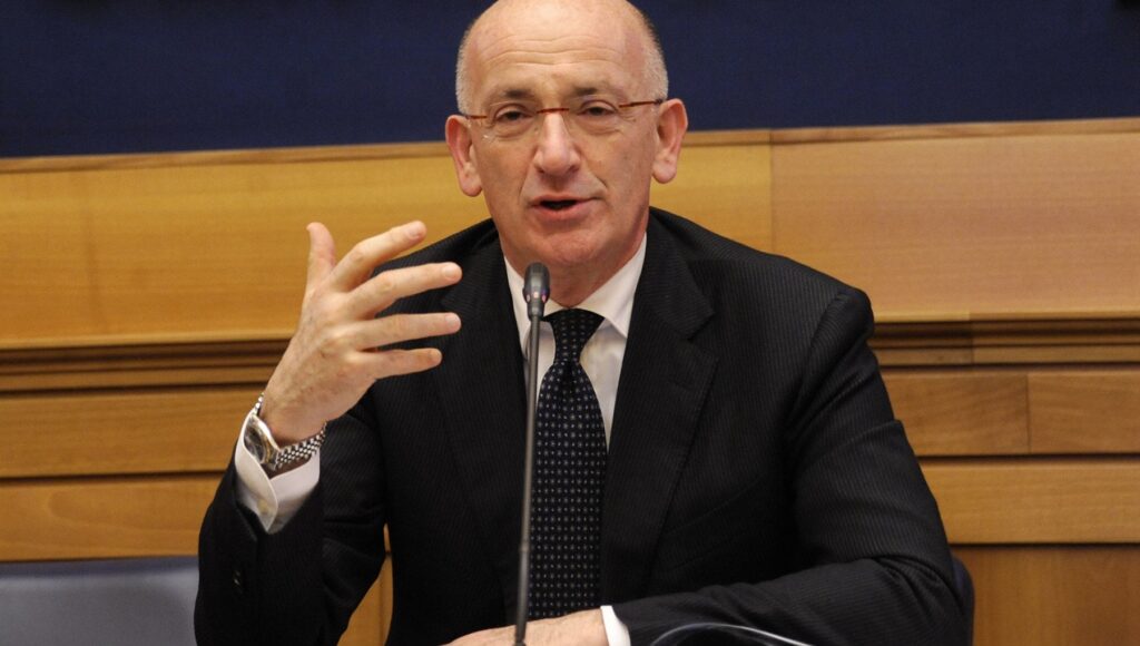 Francesco Paolo Sisto, viceministro Giustizia: “Il tempo delle guerre con i magistrati è finito”