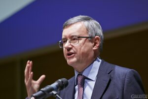 Alessandro Barbero (storico): «Non sono un no vax, ma l’obbligo di Green pass è surreale e inquietante»