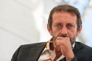 Michele Serra: “Quella del bavaglio alla stampa sulle intercettazioni è una lagna ipocrita”