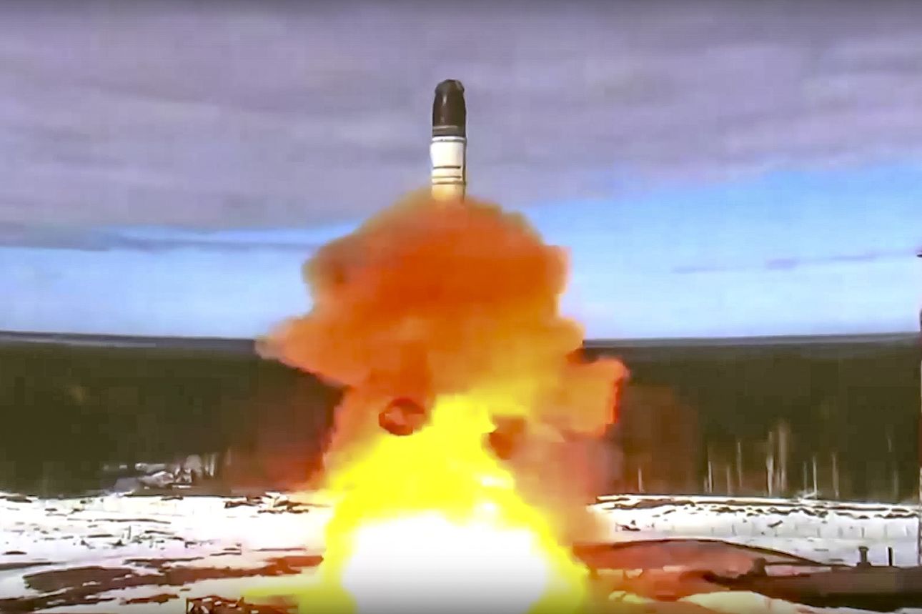 Dopo un anno di guerra si riaffaccia lo spettro del nucleare | Lo scenario