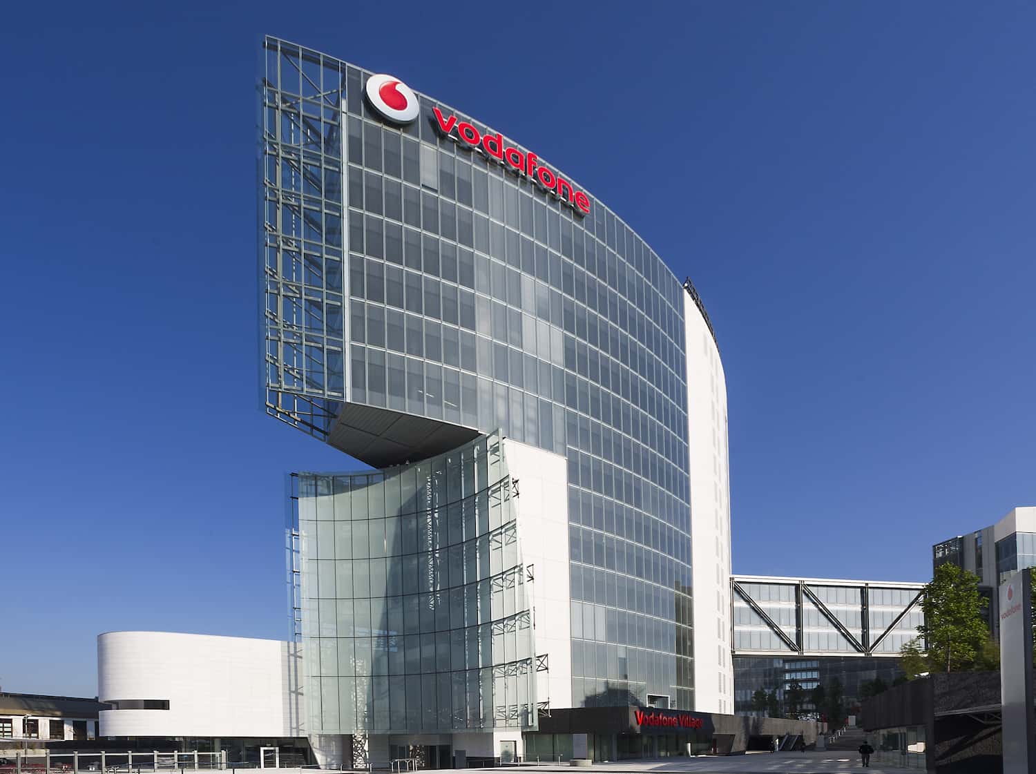 Vodafone e sindacati trovano intesa su 1.000 esuberi | Lo scenario