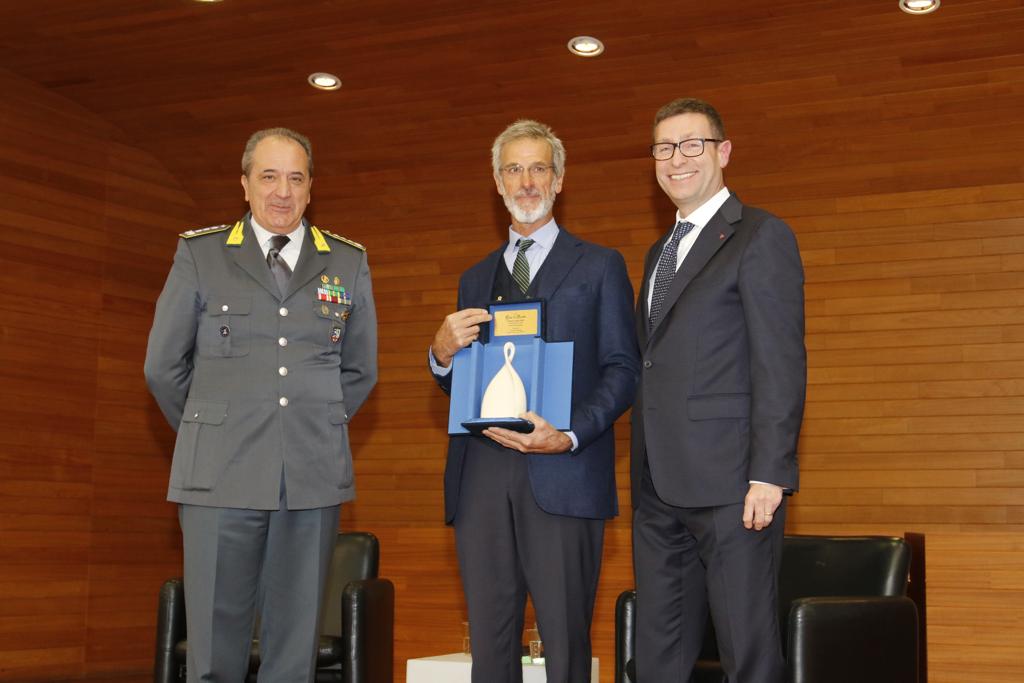 La Guardia di Finanza rende onore ai deportati ricordando Ermando Parete a Milano