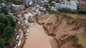 In manovra sarà presente l’obbligo per le imprese di polizze contro le catastrofi naturali | L’analisi