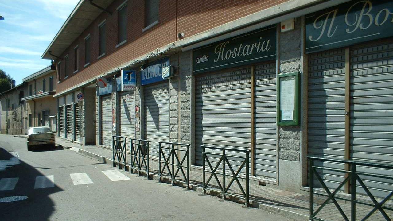 Spariscono i piccoli negozi e i giovani non rischiano più | L’analisi