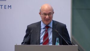 Sergio Nicoletti Altimari, Banca d’Italia: “L’economia va meglio, il DEF è coerente” | L’intervento